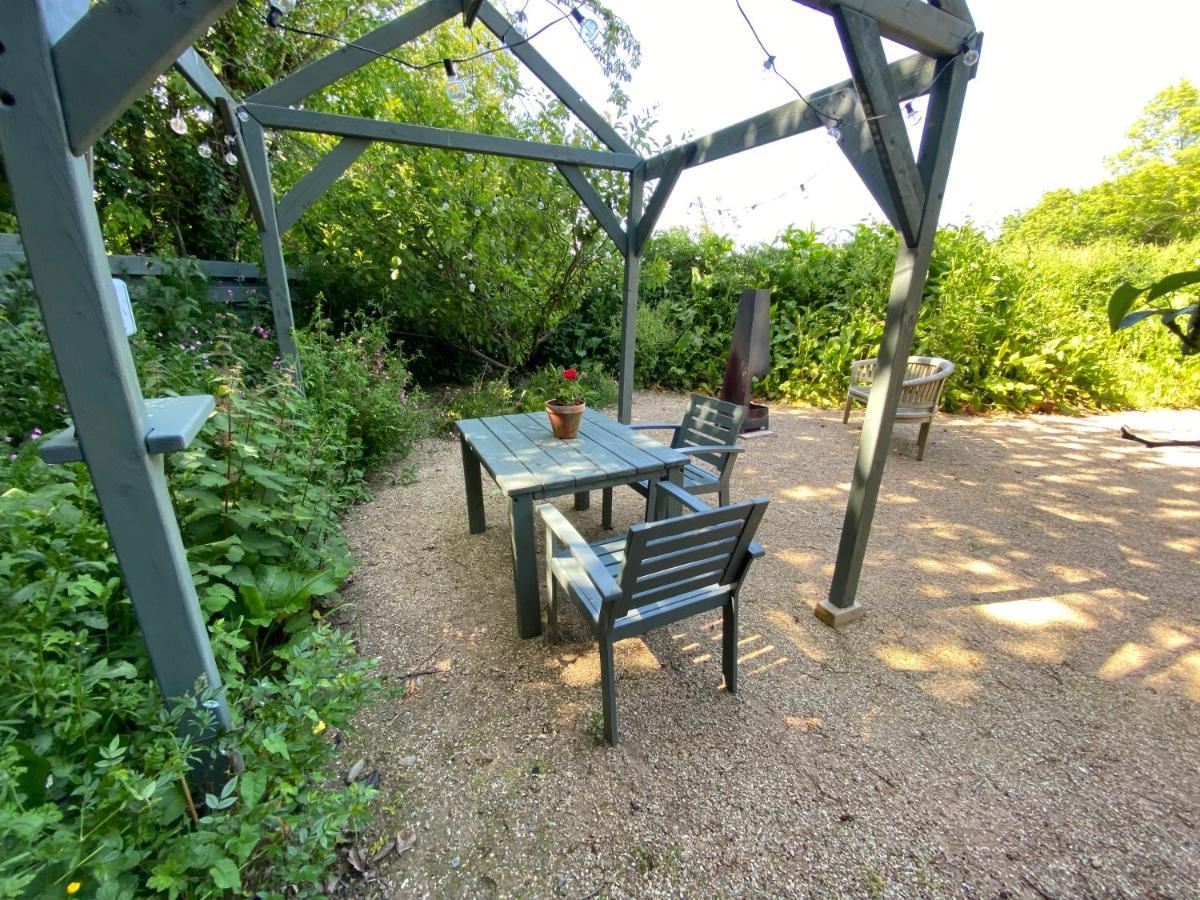 Cosy Double Shepherds Hut In Beautiful Wicklow With Underfloor Heating Throughout Rathnew Kültér fotó